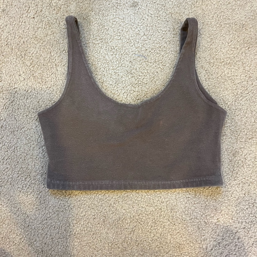 BRANDY MELVILLEbrown crop top
